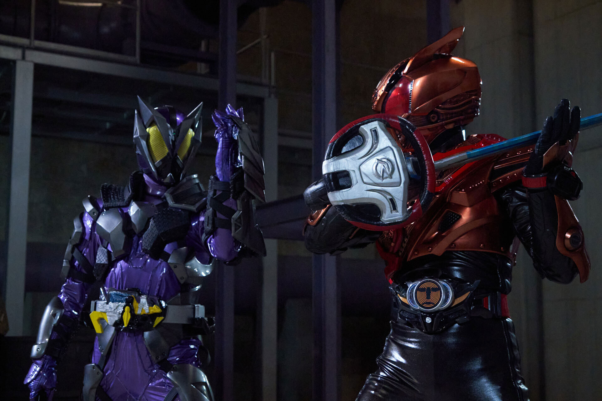 『仮面ライダーアウトサイダーズ』最新作は…ゴルドドライブ改め【ブロンズドライブ】！ 『仮面ライダー剣』より【橘 朔也】参戦！ そして…ゼイン ...